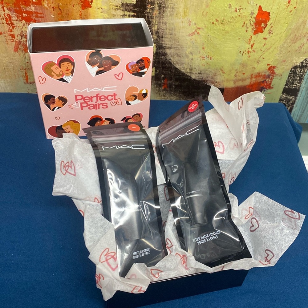 Mac Perfect Pairs Gift Set with Two Lipsticks *Host Pick*